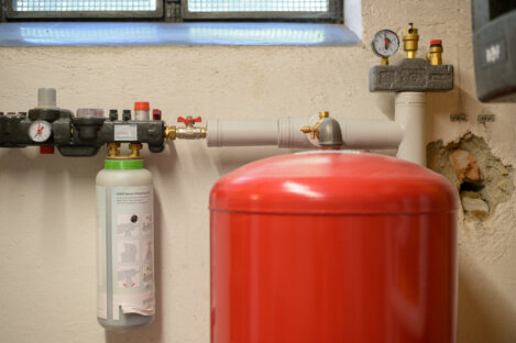 MP6 0655 469x312 - Pellets- Hackgutheizungen